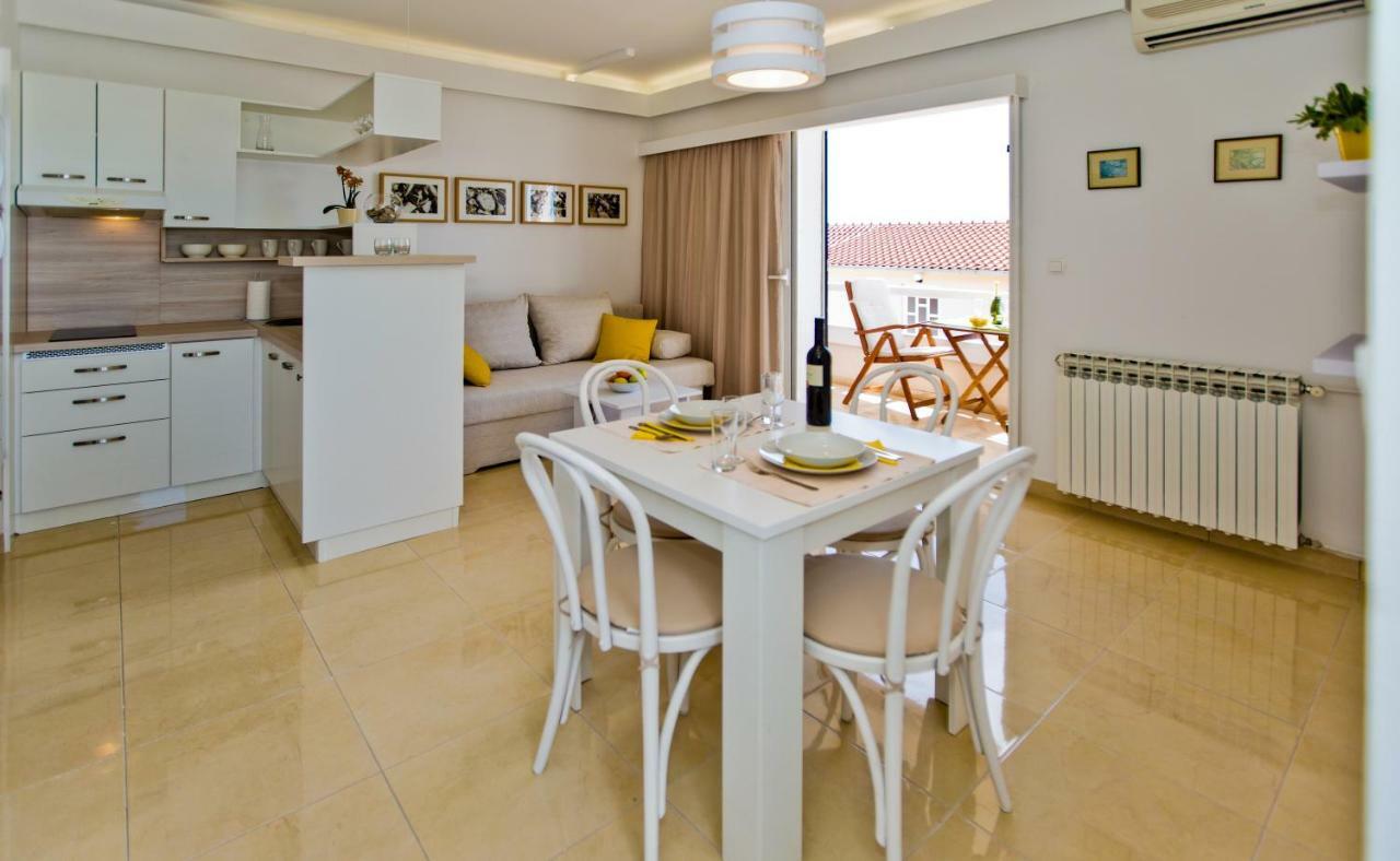 Apartments Tatjana Dominis Hvar Town Exterior photo