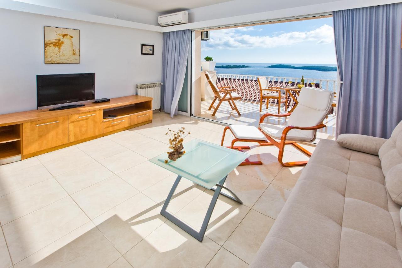 Apartments Tatjana Dominis Hvar Town Exterior photo